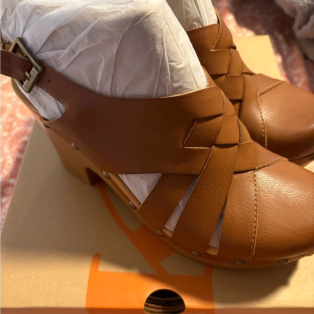 Korks Wynne Woven Platform Clogs 8